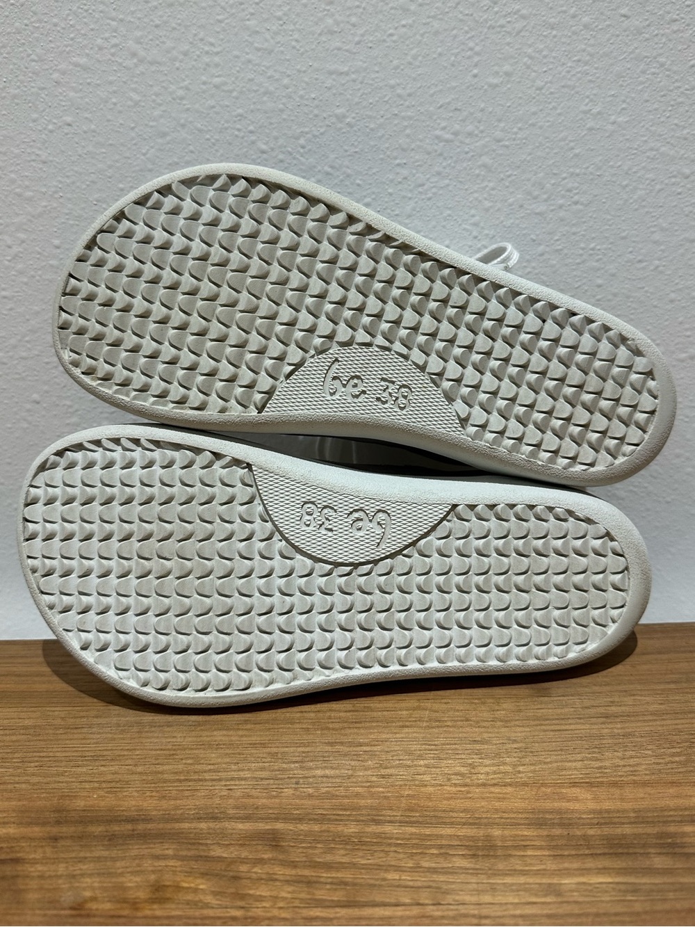 Be Lenka Brooklyn Sneaker, Grey & Yellow Leather, EU 38 - Picture 10 of 11